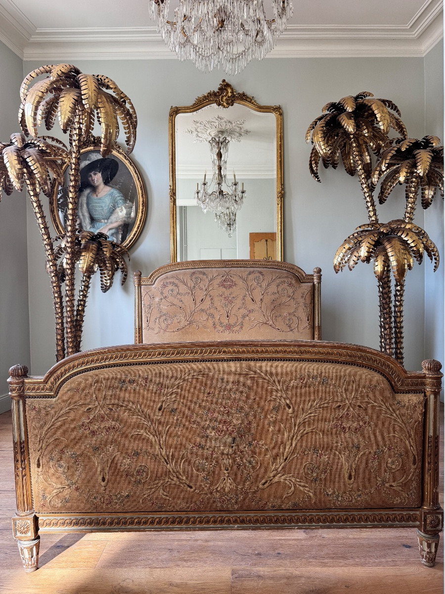 Lit de la fin du XIXe siècle en bois peint et doré de style Louis XVI-photo-4