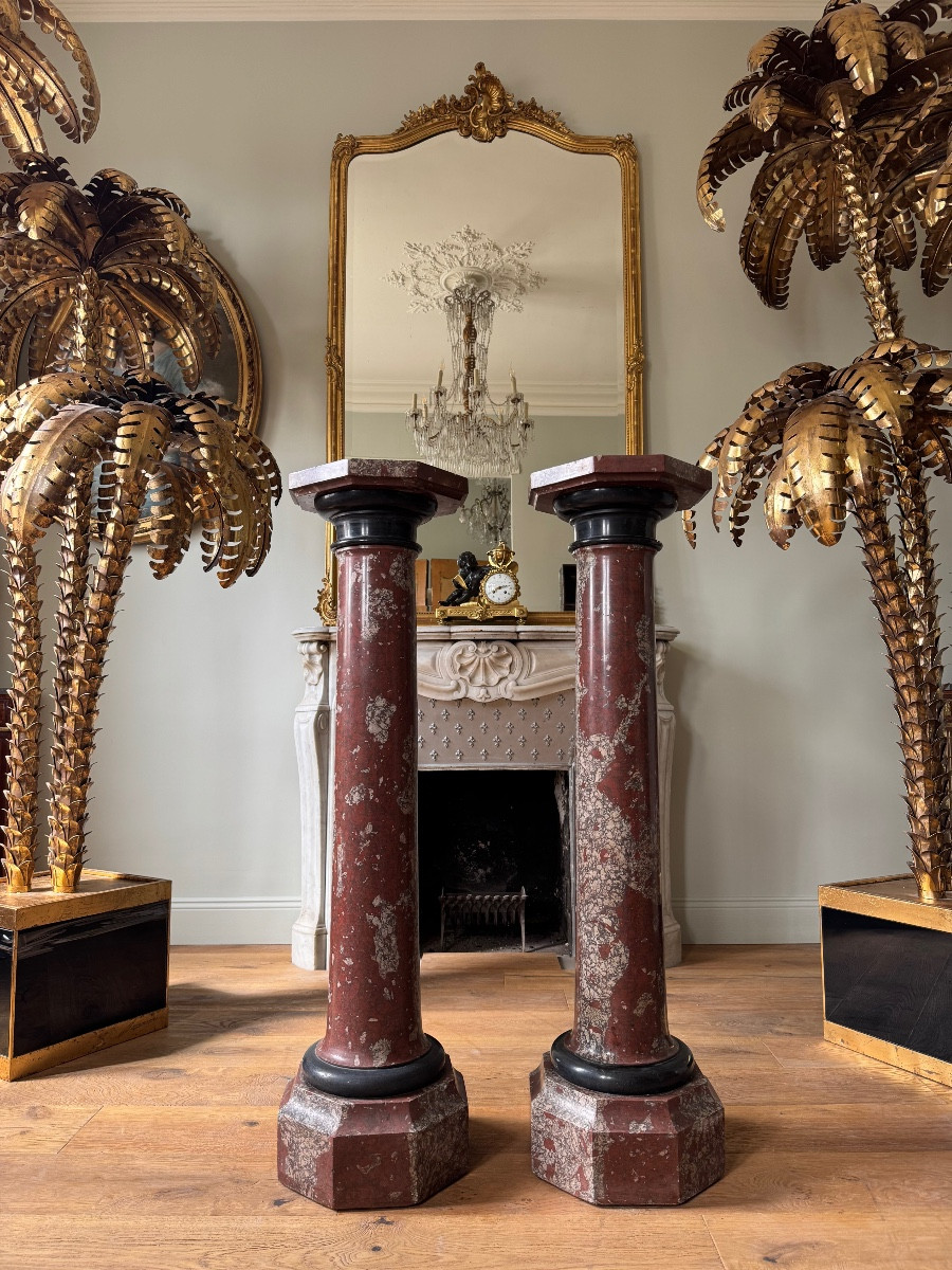 Paire de colonnes en scagliola rouge, fin du XIXe siècle 