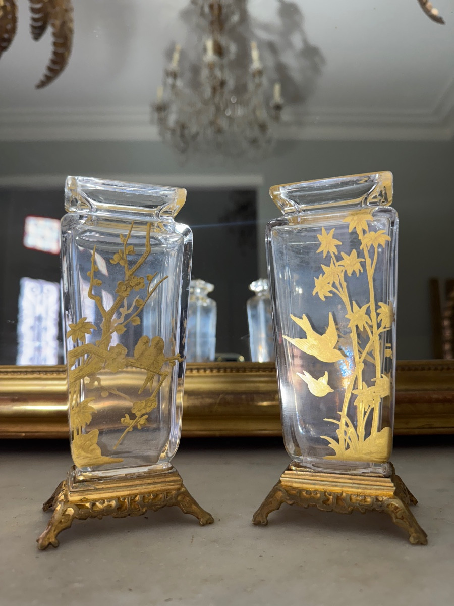 Paire de vases japonisant de la fin du XIXe siècle en cristal de Baccarat 