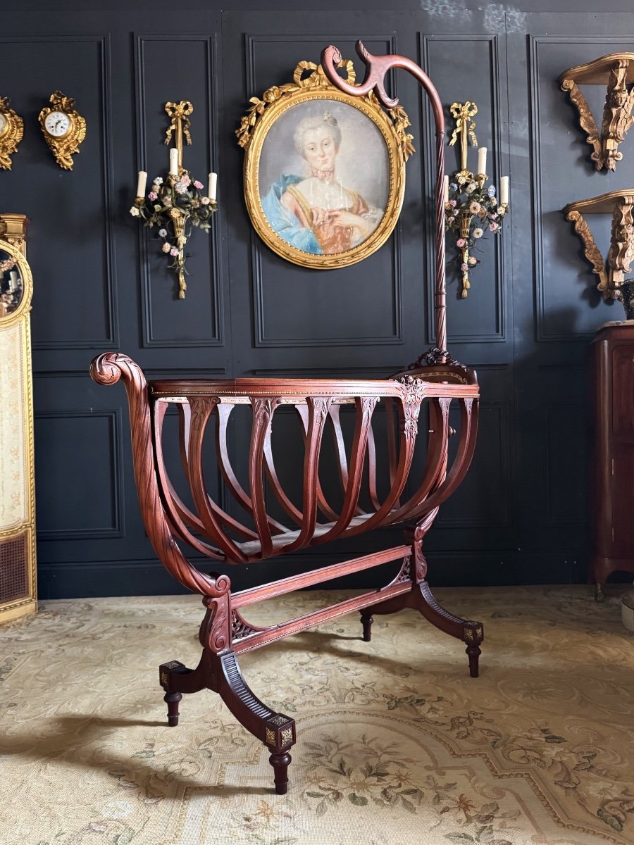 Berceau Du XIXe En acajou finement sculpté - belle qualité-photo-2