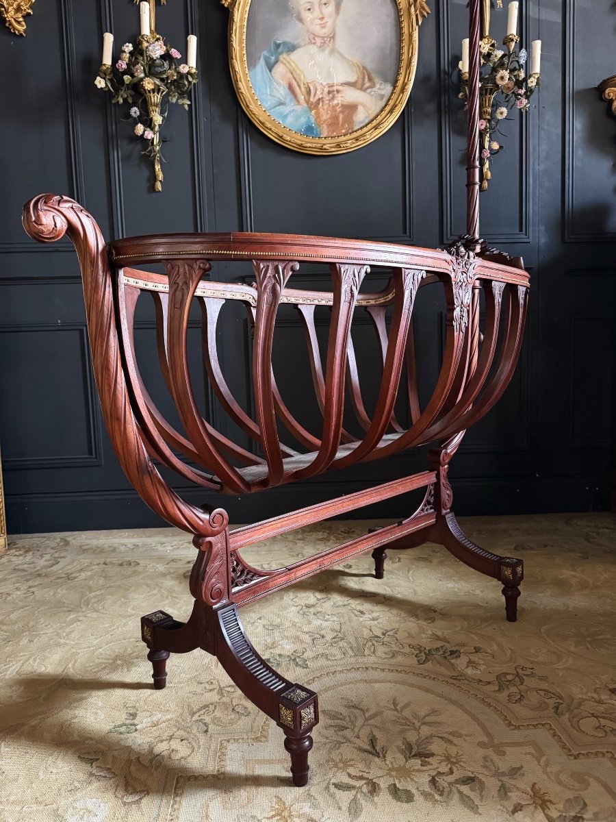 Berceau Du XIXe En acajou finement sculpté - belle qualité-photo-3