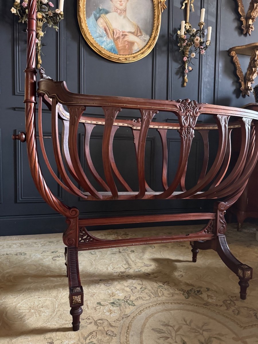 Berceau Du XIXe En acajou finement sculpté - belle qualité-photo-2