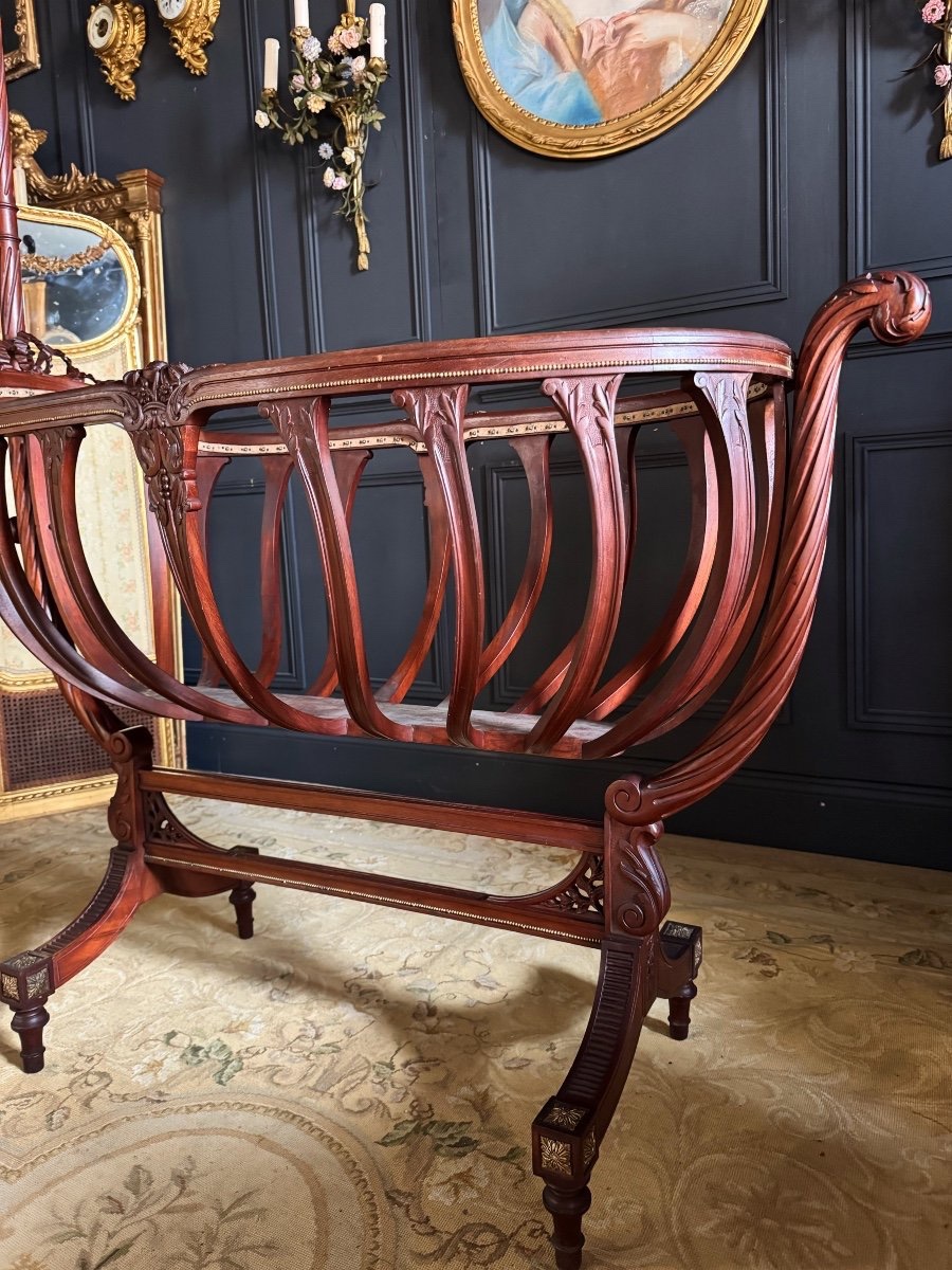 Berceau Du XIXe En acajou finement sculpté - belle qualité-photo-3