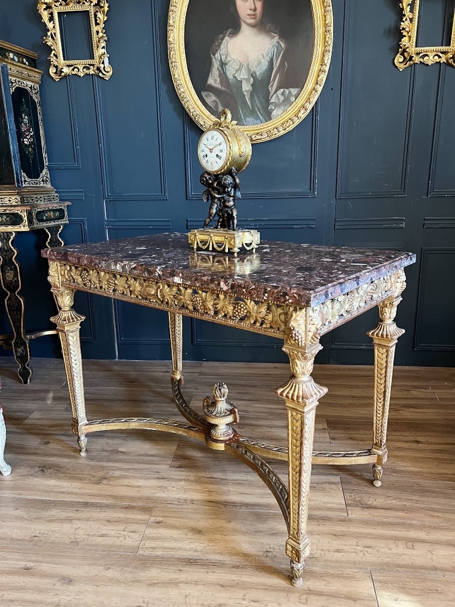 Table De Milieu D’époque Napoléon III En Bois Doré Et Sculpté à Décor De Raisins - XIXe