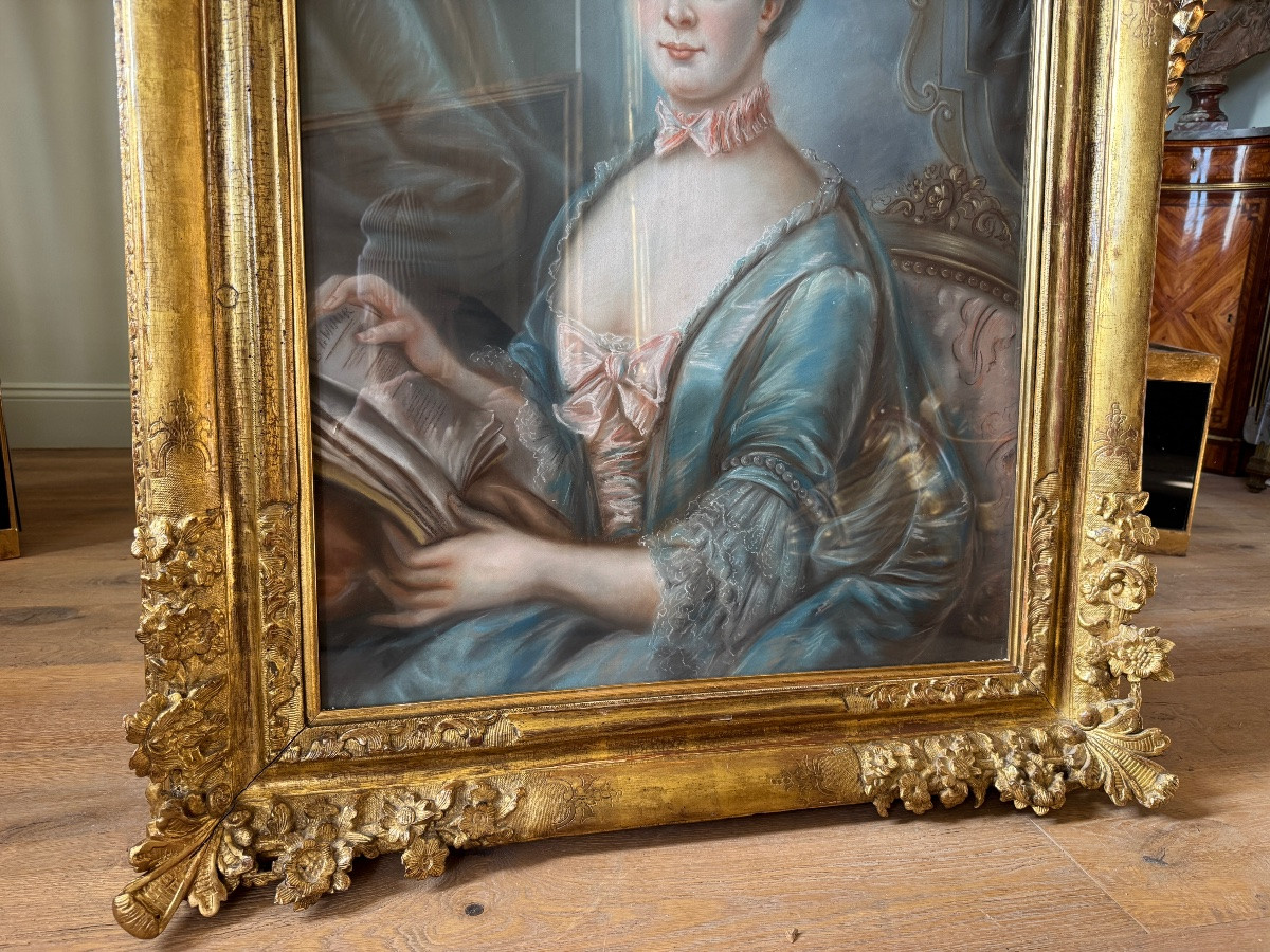 18th-century Pastel In Its Frame Depicting An Elegant Young Woman -photo-1