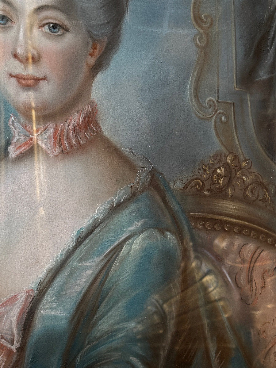 18th-century Pastel In Its Frame Depicting An Elegant Young Woman -photo-5