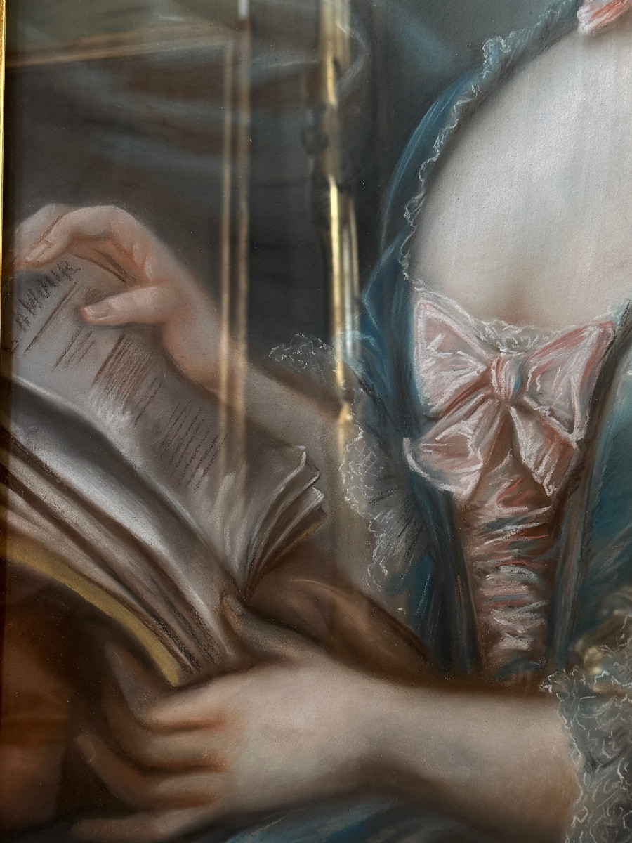 18th-century Pastel In Its Frame Depicting An Elegant Young Woman -photo-6