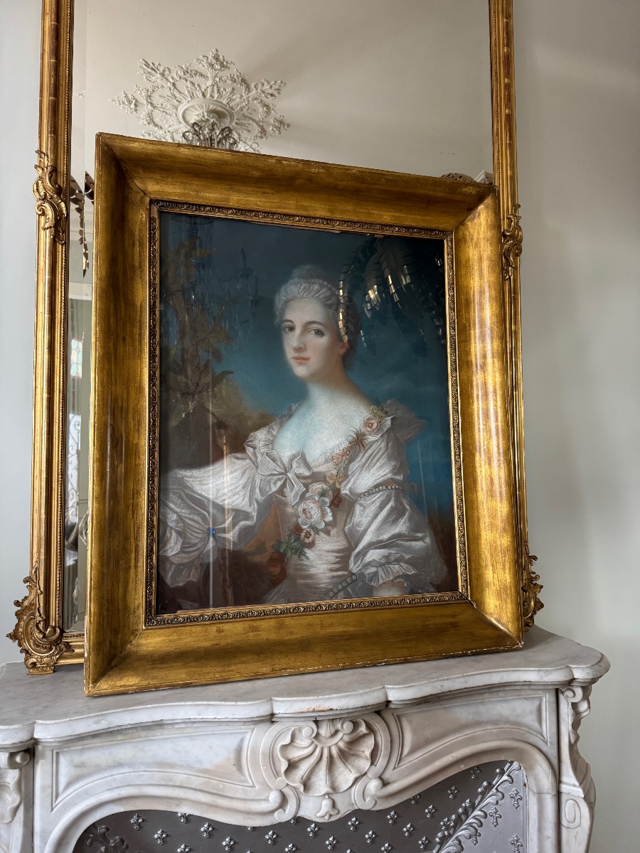 Pastel du XIXe siècle représentant une jeune femme, signé à l’arrière Alphonse Giroux -photo-2