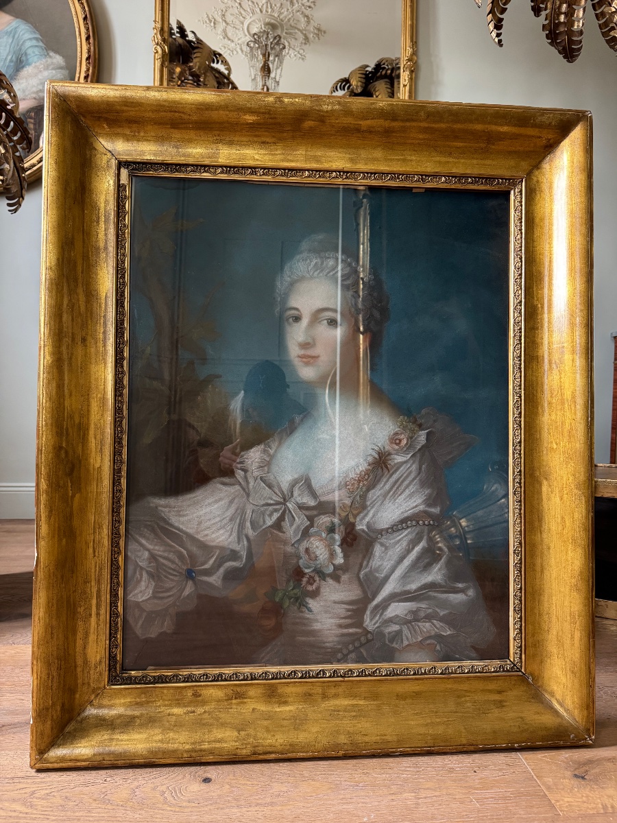 Pastel du XIXe siècle représentant une jeune femme, signé à l’arrière Alphonse Giroux -photo-2