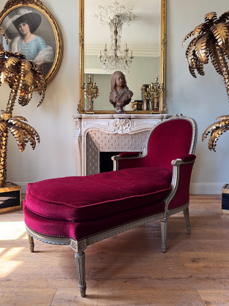 A Napoleon III-era Chaise Longue Made Of Painted And Carved Wood In The Louis XVI Style-photo-2