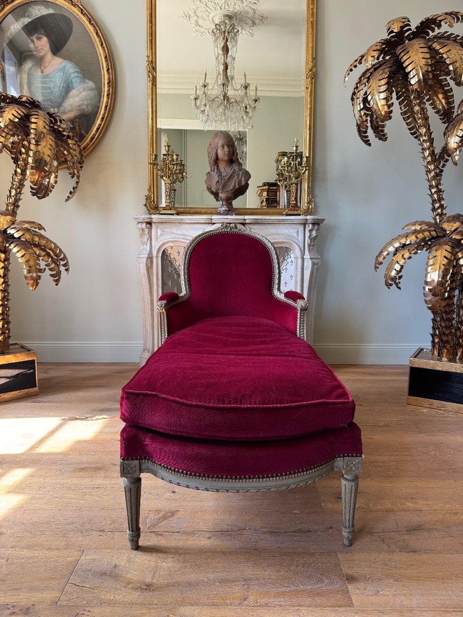 A Napoleon III-era Chaise Longue Made Of Painted And Carved Wood In The Louis XVI Style-photo-1