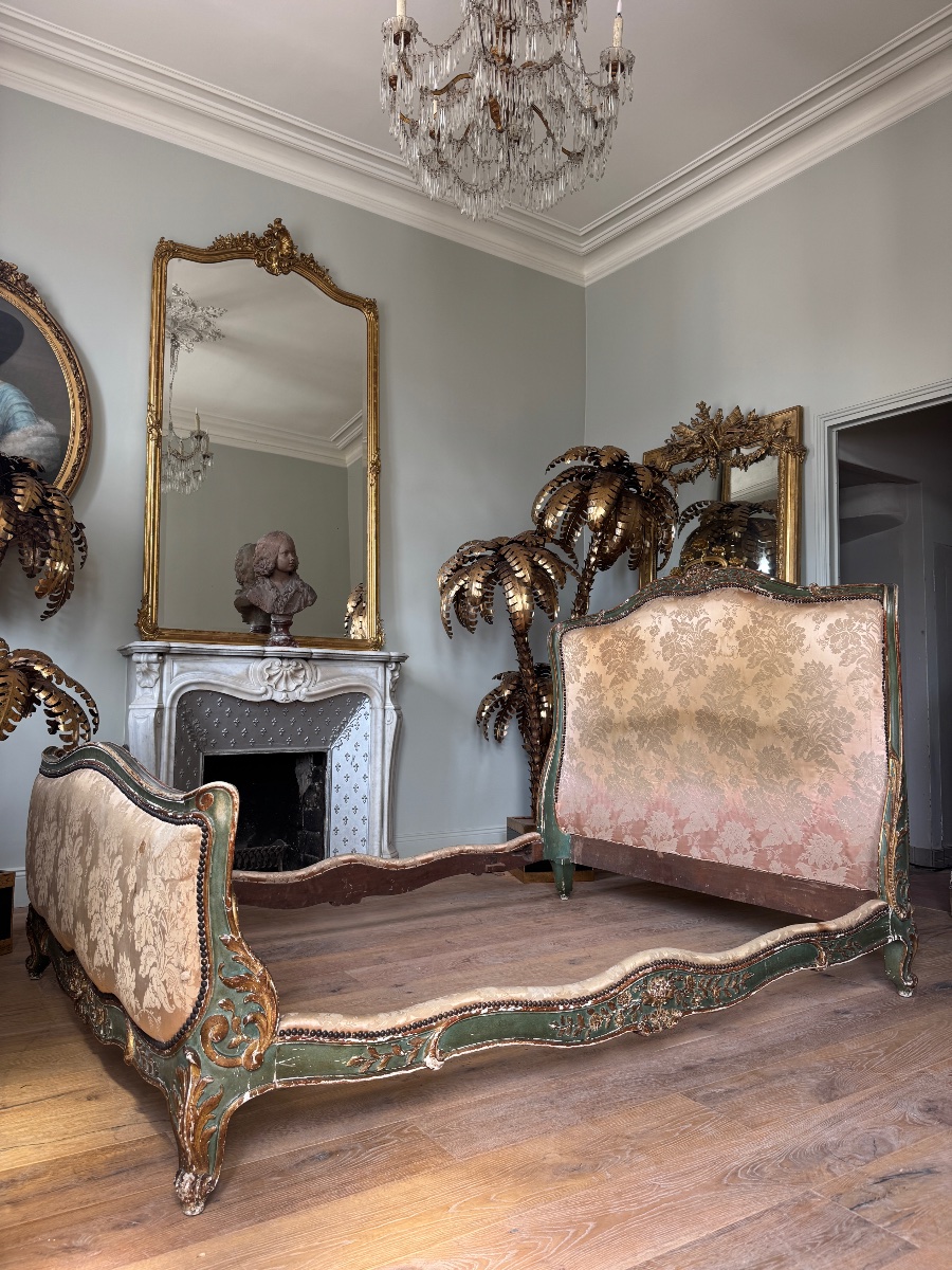 Lit de la fin du XIXe siècle en bois peint et doré de style Louis XV -photo-4