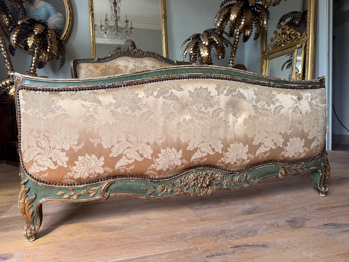 Lit de la fin du XIXe siècle en bois peint et doré de style Louis XV -photo-8