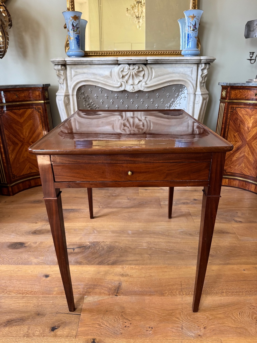 18th-century Mahogany Writing Desk -photo-1