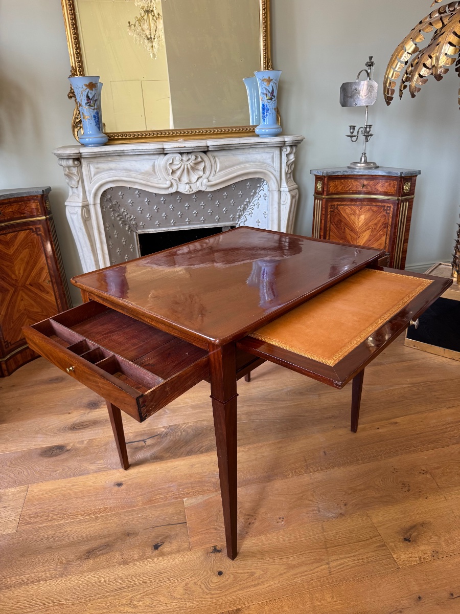 18th-century Mahogany Writing Desk 
