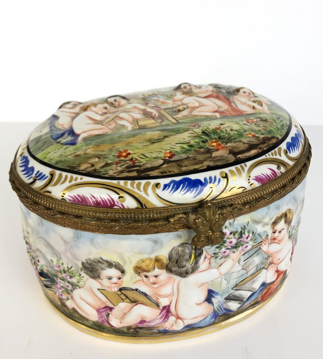 Capo Di Monte: Box Or Bonbonnière Porcelain Of The Late Nineteenth-photo-3