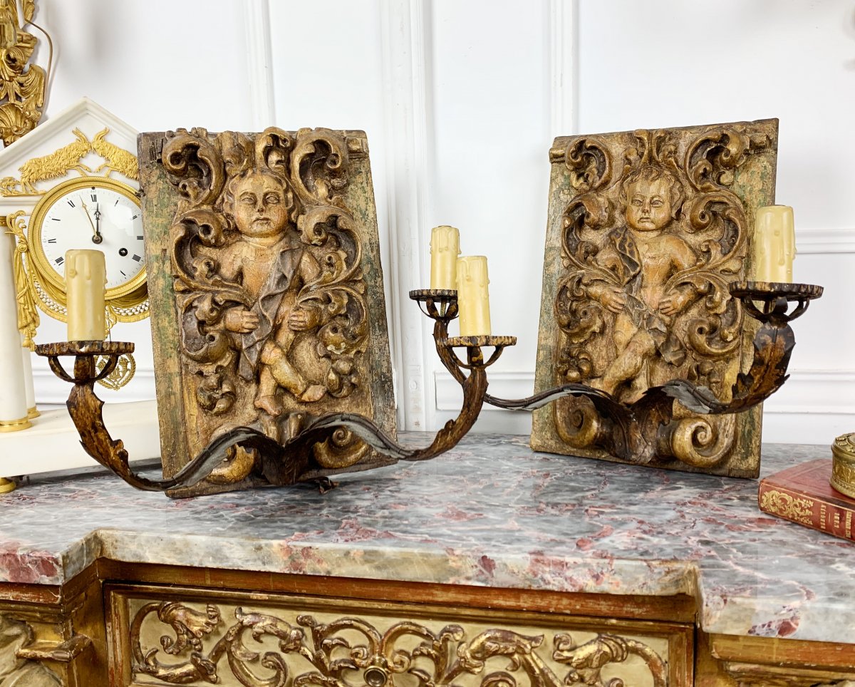 Paire D’appliques En Bois Sculpté en Bas Relief Du XVIIe à Décor D’enfants-photo-3
