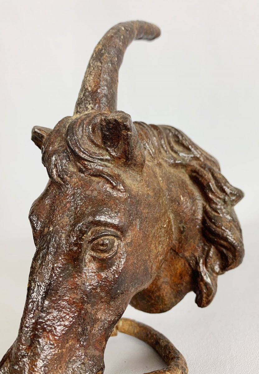 Horse Attachment Ring From The End Of The Eighteenth Cast Iron Representing A Unicorn-photo-3