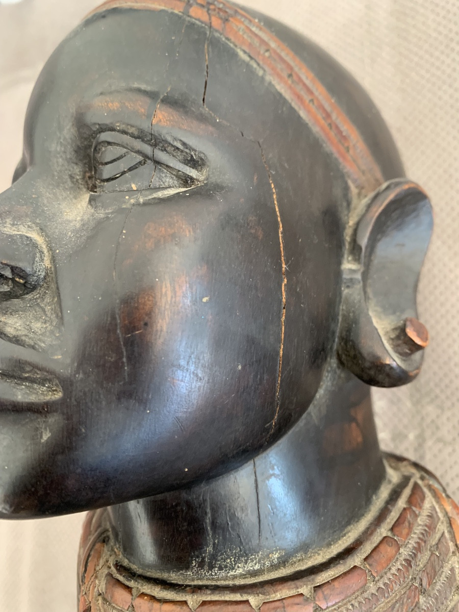African Ebony Sculpture From The Early 20th Century -photo-1
