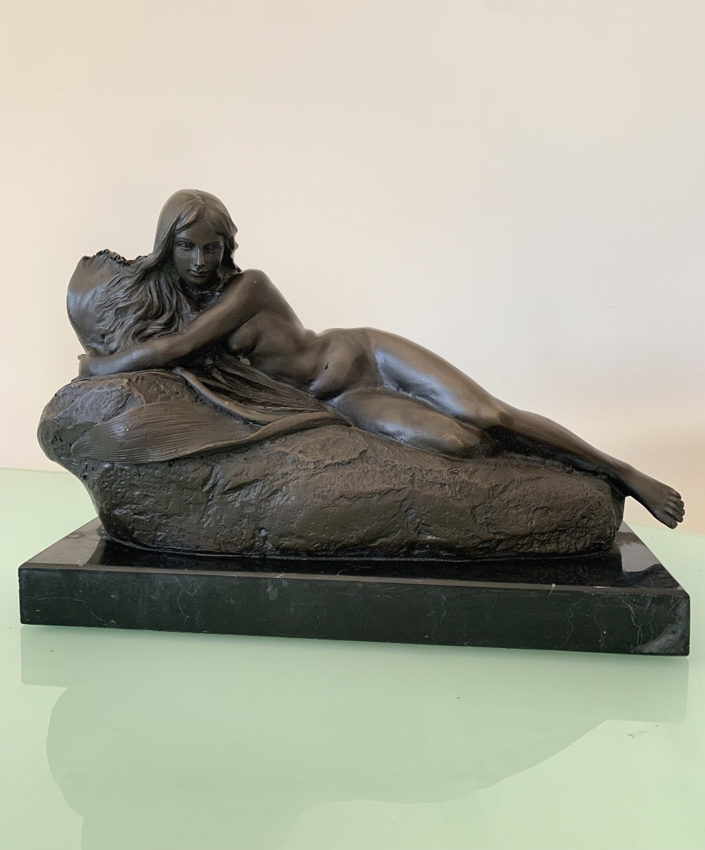 Bronze Of The Woman With The Water Lily By Milo