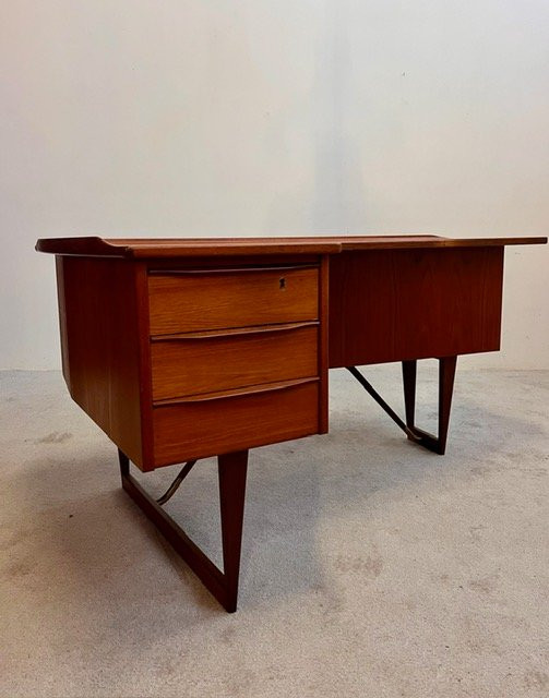 Office Of Peter Lovig Nielsen Published By Hedensted Mobelfabrik, Made In Denmark.  -photo-2