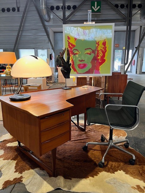 Office Of Peter Lovig Nielsen Published By Hedensted Mobelfabrik, Made In Denmark.  -photo-4