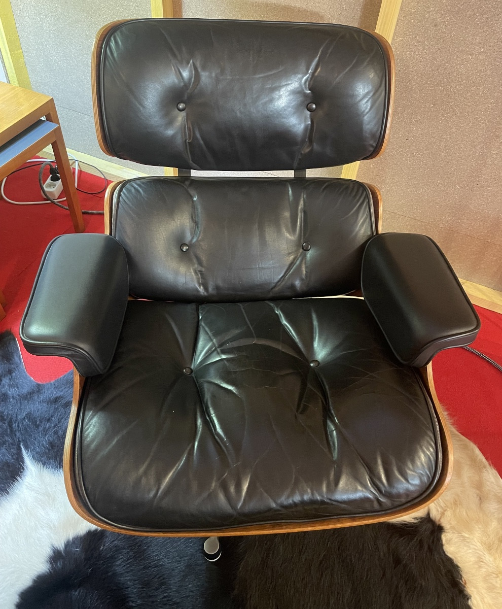 Eames Lounge Chair And Ottoman By Mobilier International Herman Miller