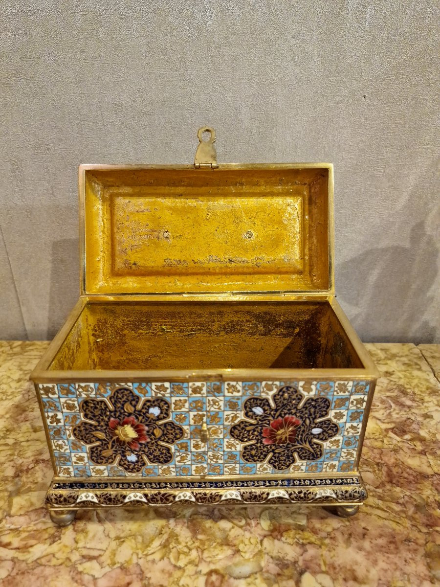 Large, Richly Enameled Cloisonné Bronze Box -photo-2