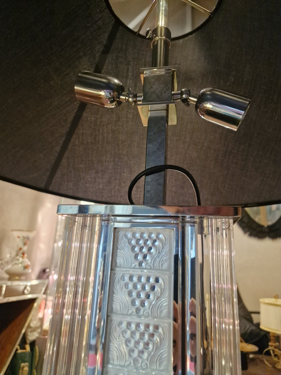 Important Lalique Lamp, Grape Model, Large Model, Limited Edition -photo-1