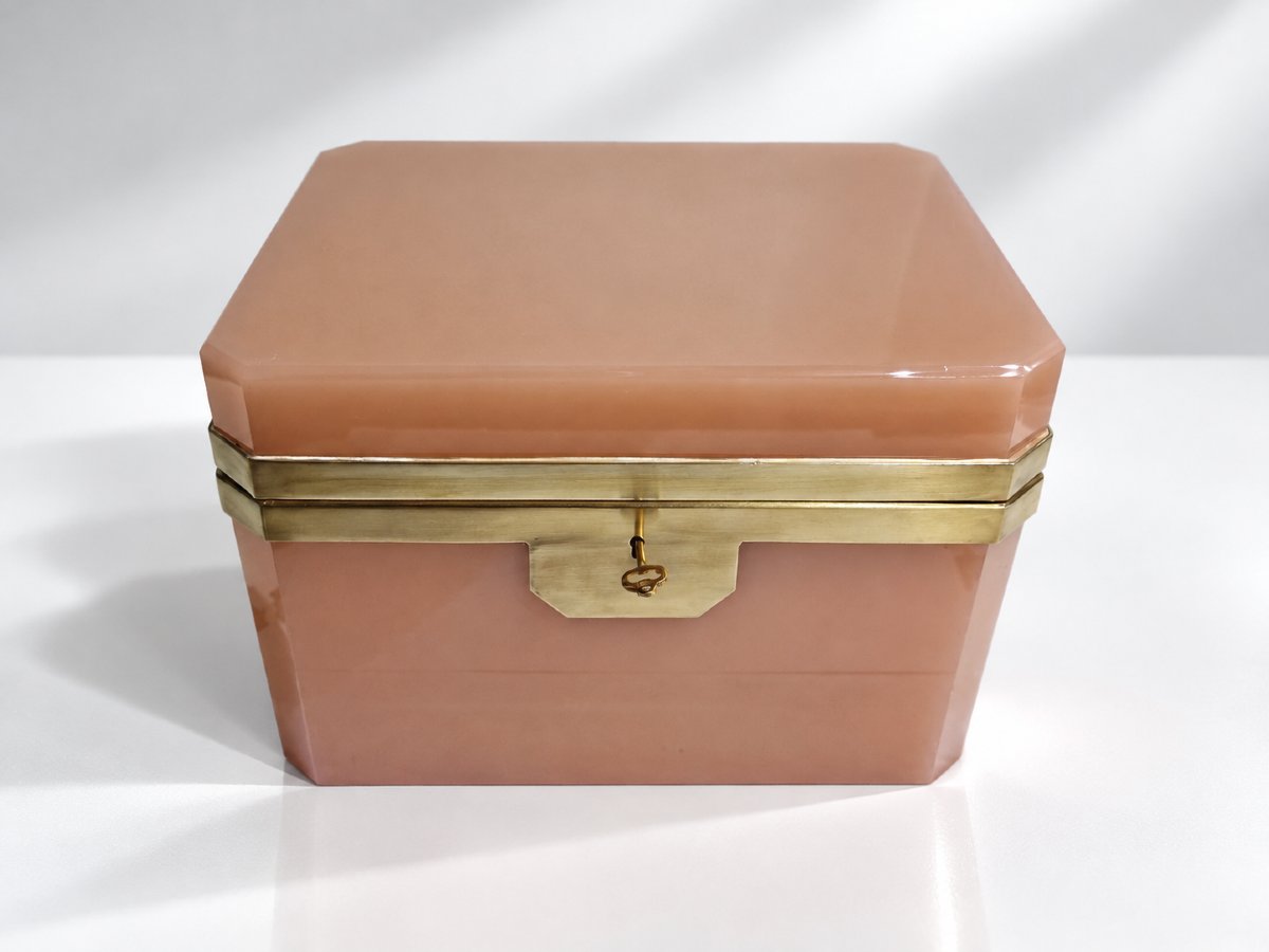 Très GRAND Coffret en Opaline Rose et monture en Laiton Dorée, avec sa clé d'origine -photo-7