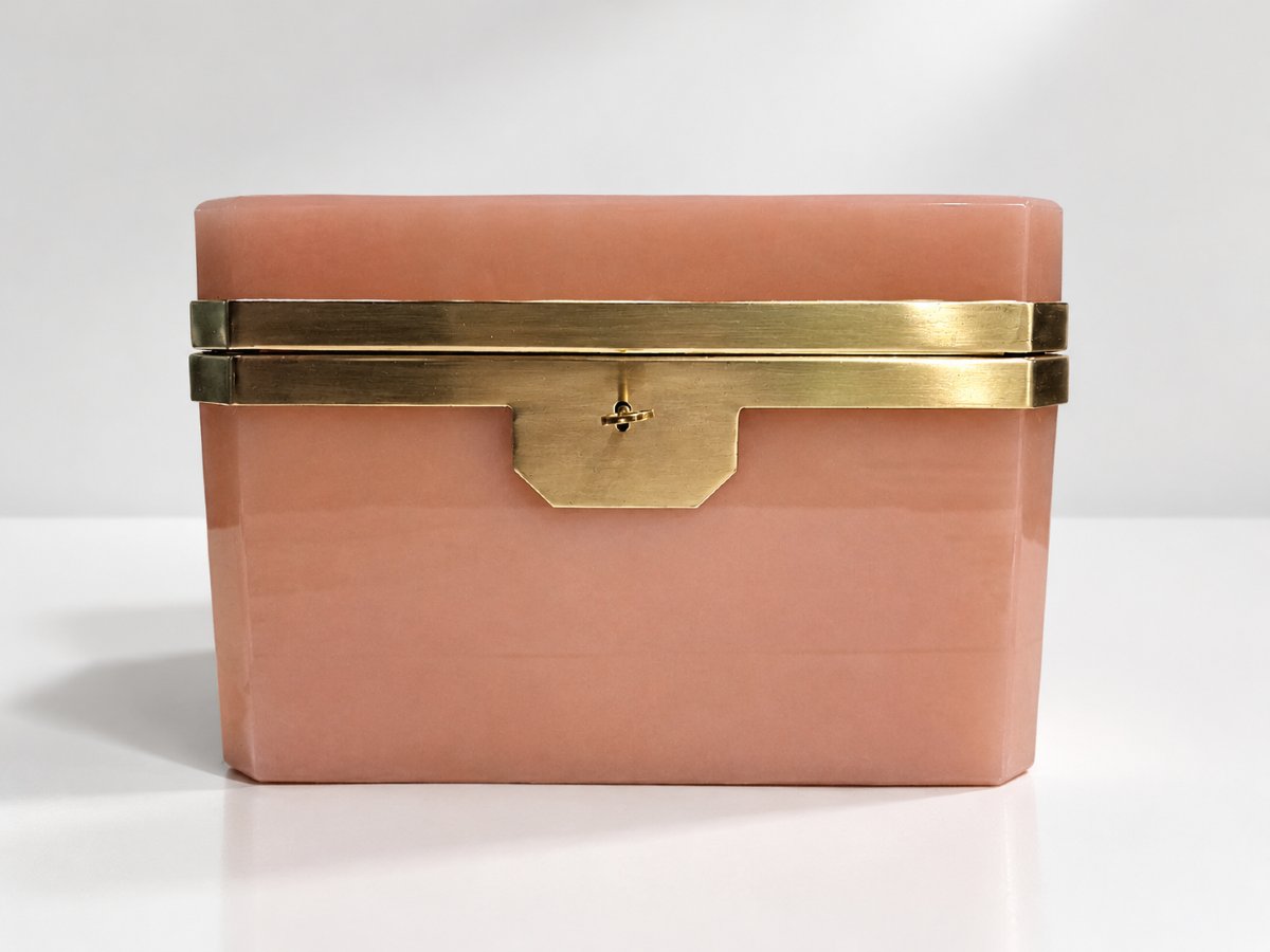 Très GRAND Coffret en Opaline Rose et monture en Laiton Dorée, avec sa clé d'origine 