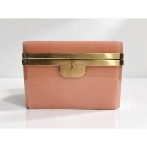 Très GRAND Coffret en Opaline Rose et monture en Laiton Dorée, avec sa clé d'origine