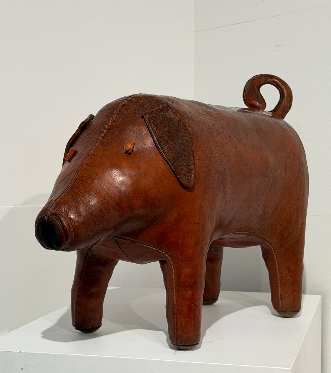 Repose pieds en cuir, Dimitri Omersa