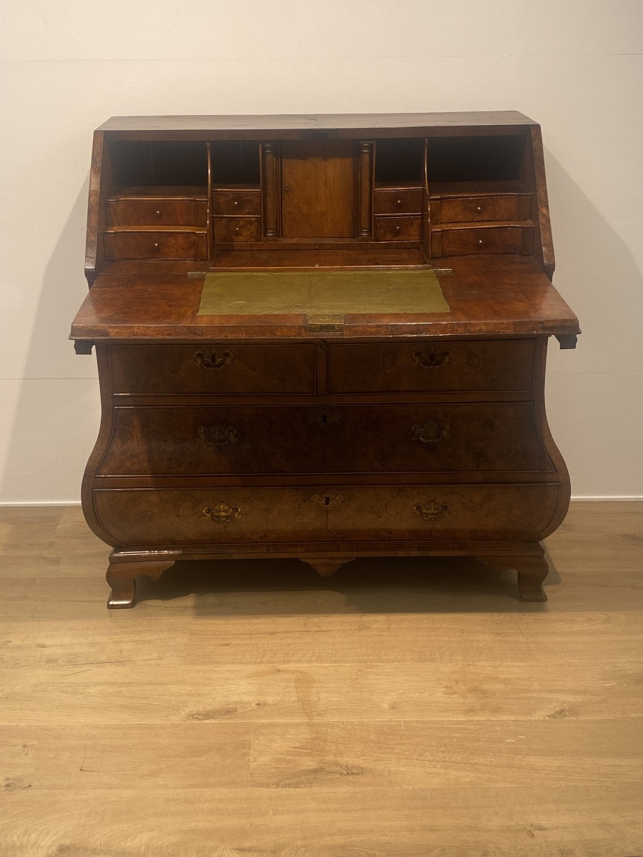 English Secretary-photo-2