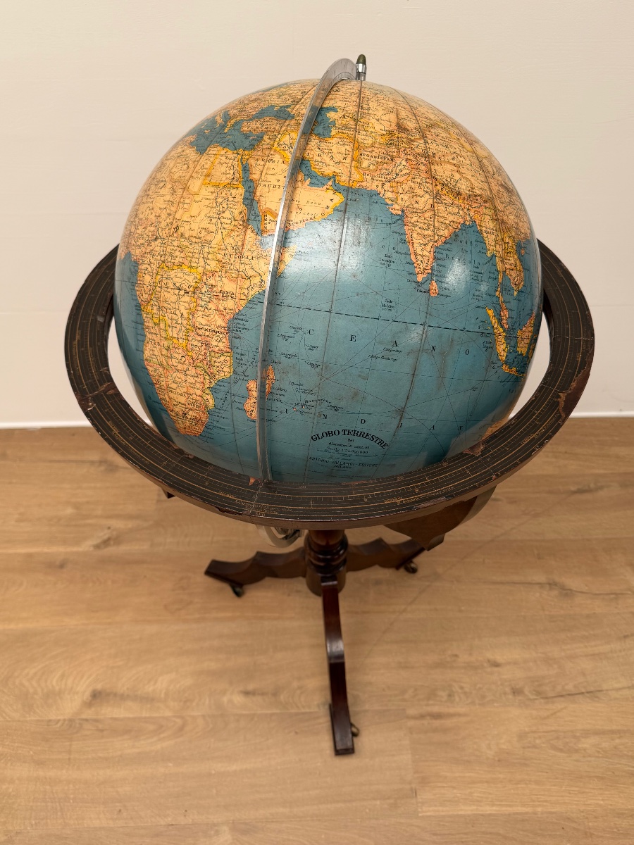 Globe-photo-5