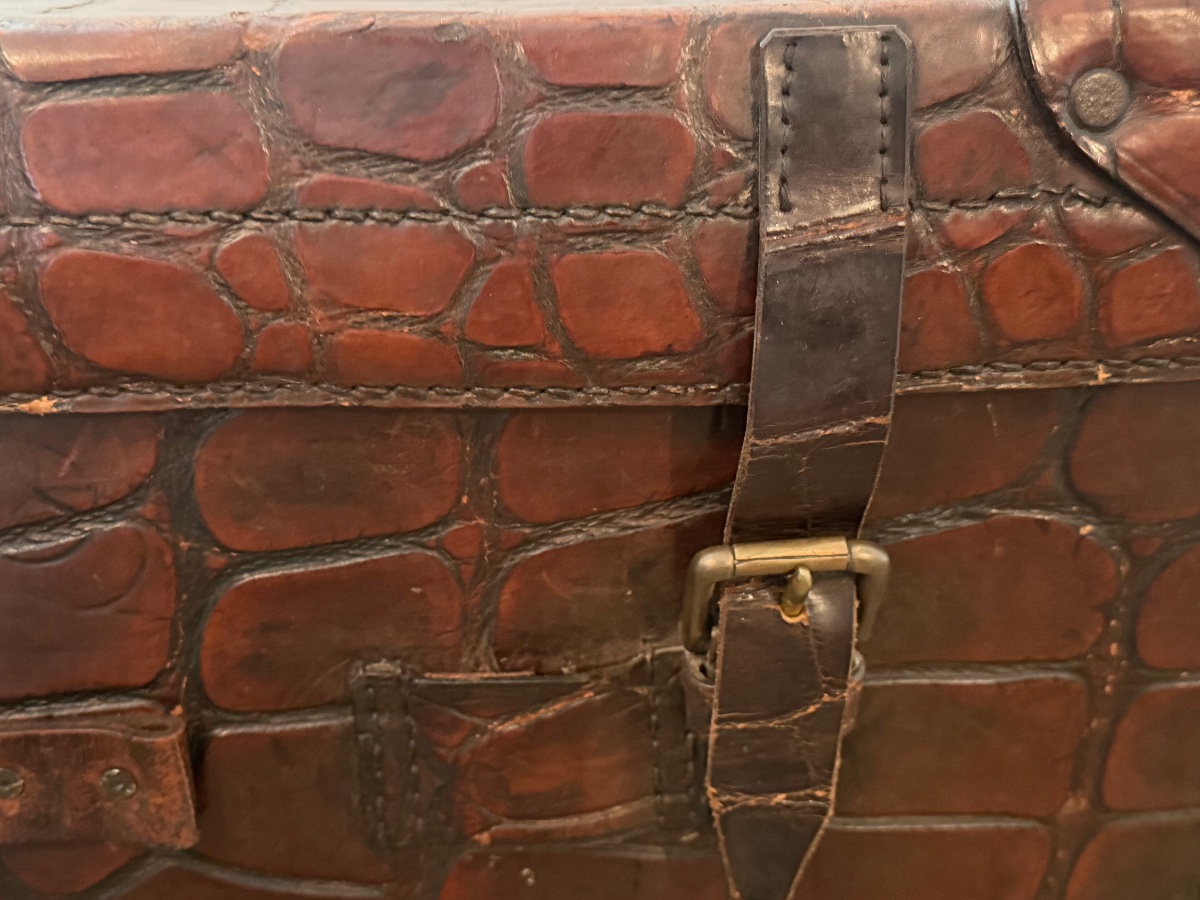 Antique Suitcase-photo-3
