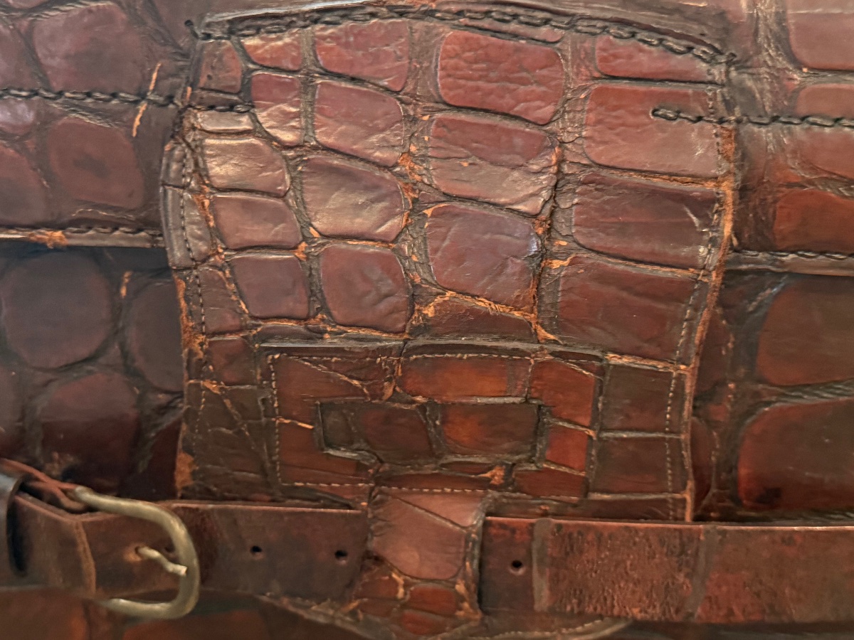 Antique Suitcase-photo-4
