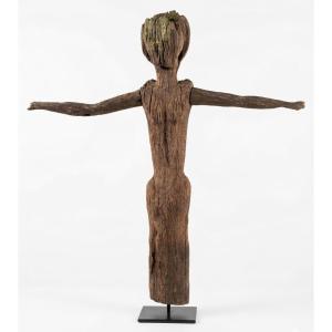 Statue en bois tribal de Borneo