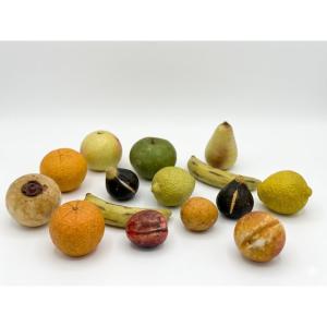 Ensemble de fruits en marbre