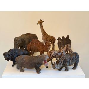Ensemble de figurines animalieres