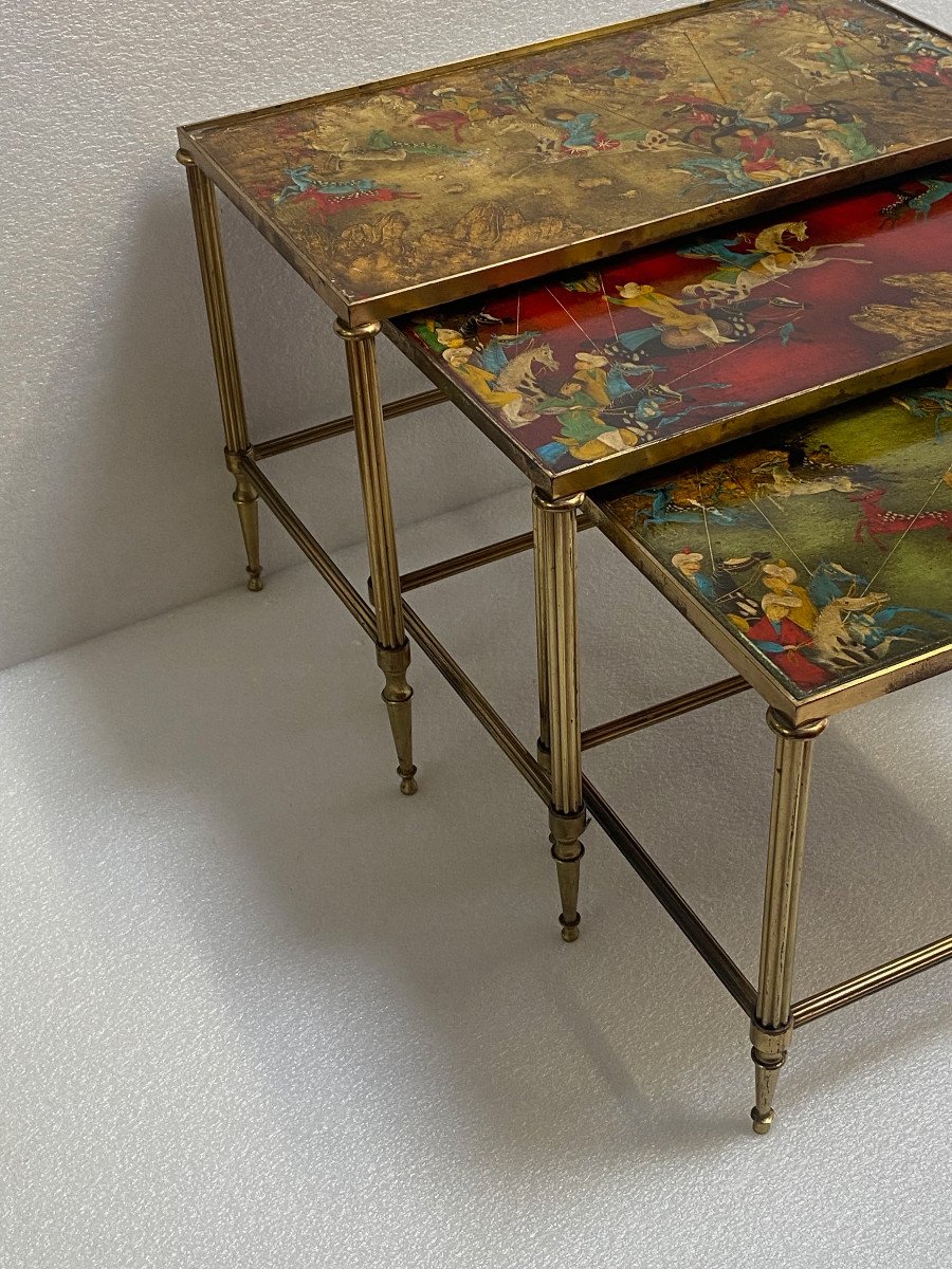 1950′ Series Of 3 Nesting Tables With Mongol Warrior Paintings Maison Baguès In Gilt Bronze,-photo-1