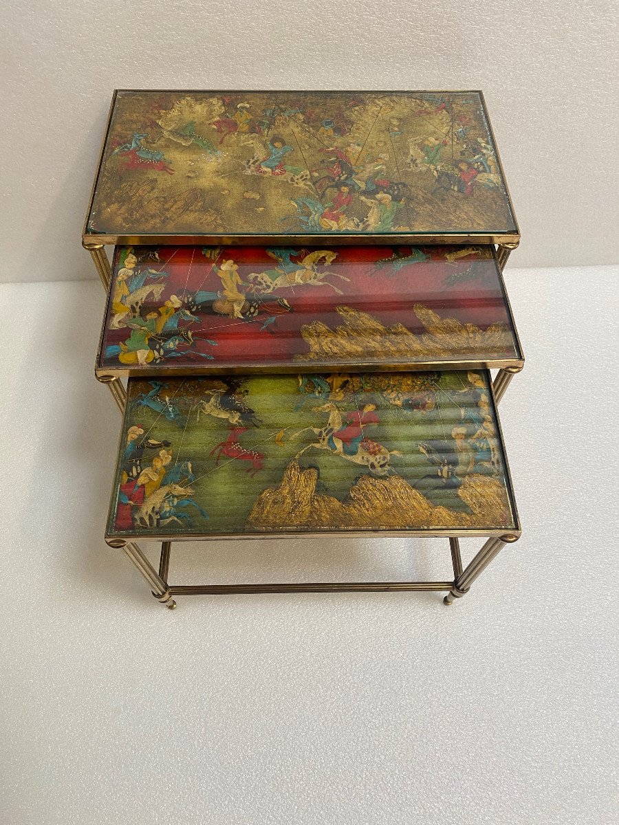 1950′ Series Of 3 Nesting Tables With Mongol Warrior Paintings Maison Baguès In Gilt Bronze,-photo-4