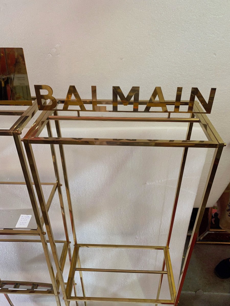1970′ Pair Of Shelves In Golden Brass With 4 Levels Pierre Balmain 25 X 46.5 H 156 Cm-photo-2