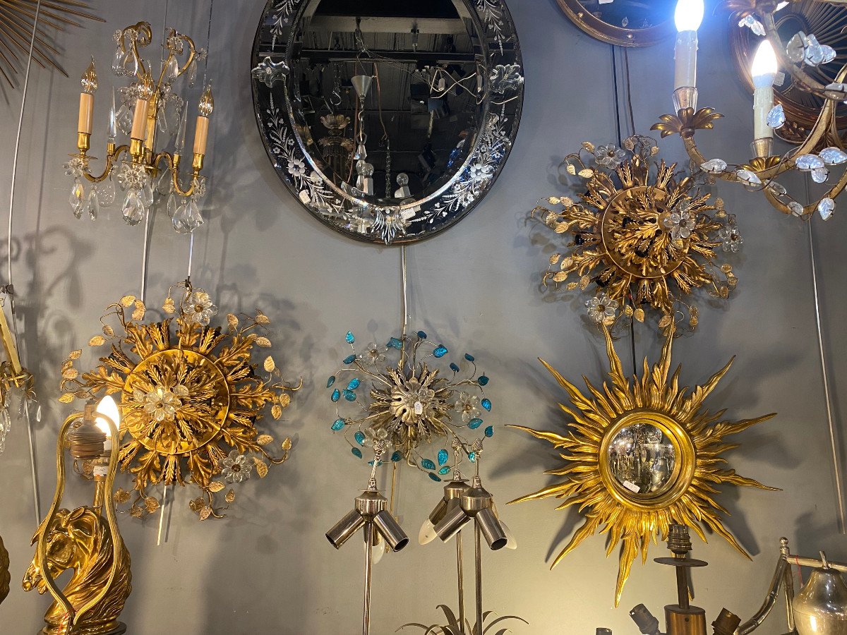 1970′  Pair Of  Wall Lamps Decorated With Flowers And Leaves In Golden Metal And Glass -photo-2