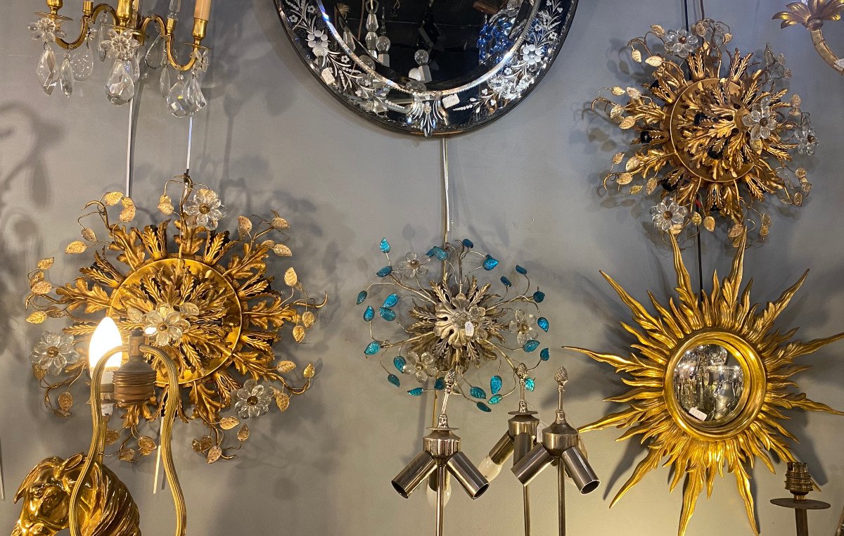 1970′  Pair Of  Wall Lamps Decorated With Flowers And Leaves In Golden Metal And Glass 