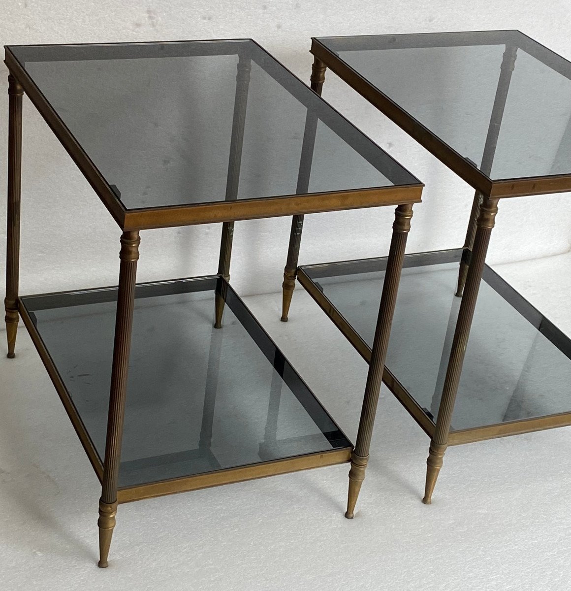 1950/70′ Paire De Bouts De Canapés  Laiton  Maison Jansen Plateaux Verre Fumé 56 X 40 X H 54 cm-photo-8