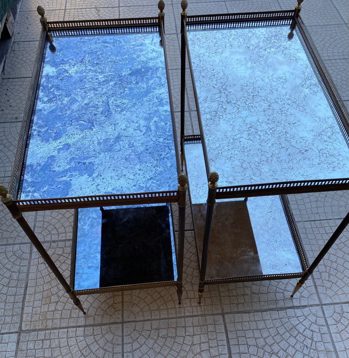 1950/70′ Pair Of Maison Baguès Shelves 62 X 34 Cm H 68 Cm Aged Oxidized Mirror Trays-photo-2