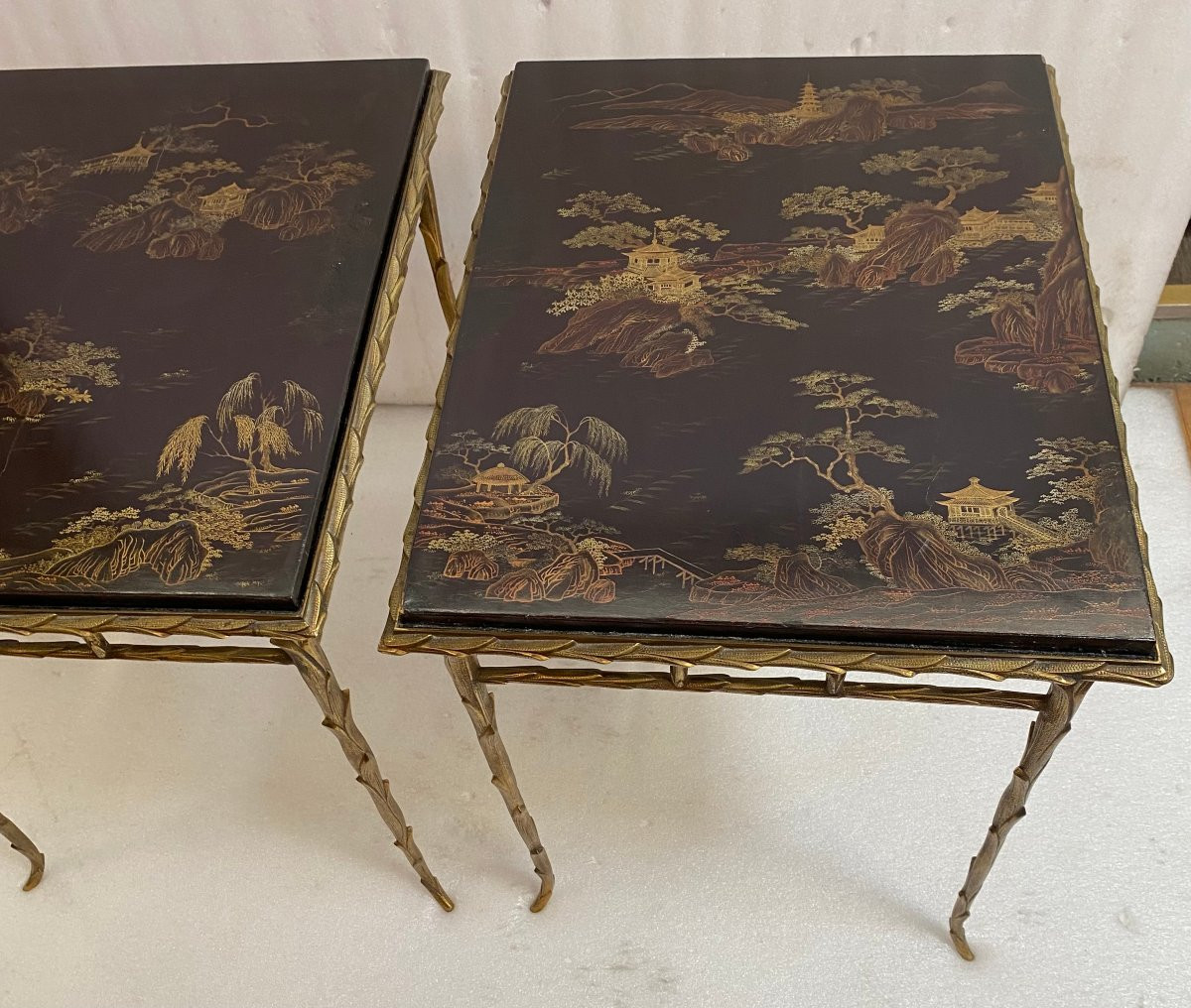 1970′ Paire De Bouts De Canapé Decor Laque De Chine Recto Verso Bronze Modèle Palmier Charles -photo-4