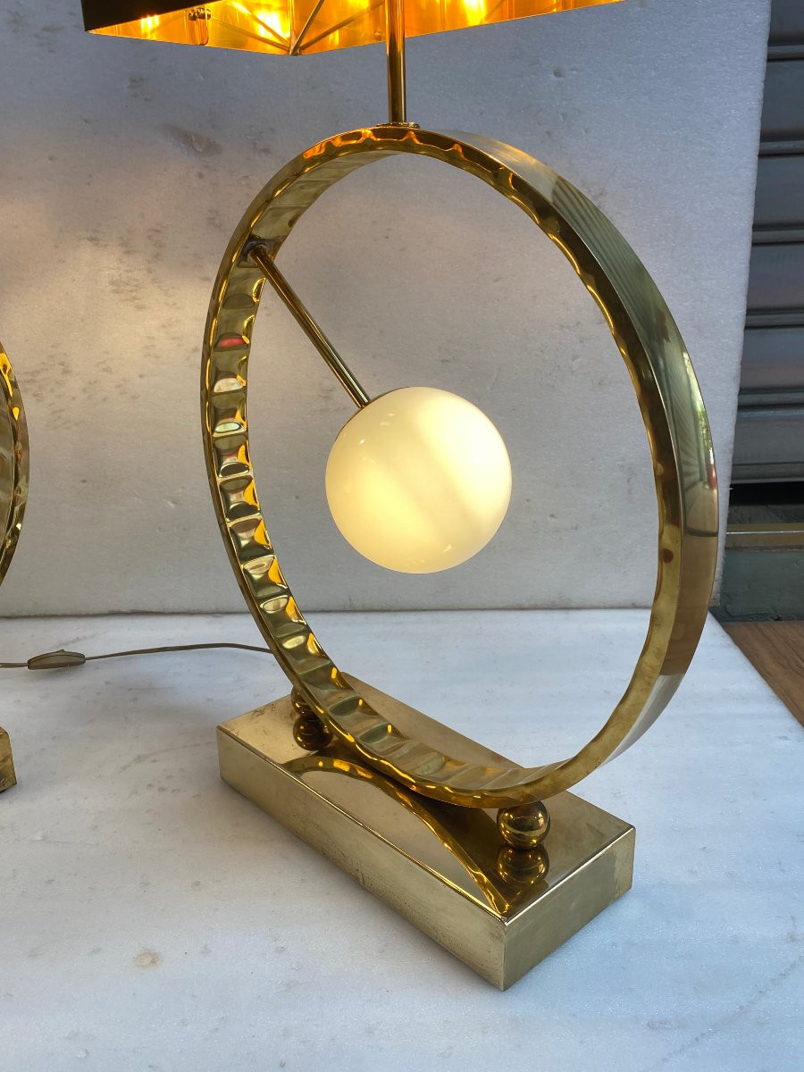 1980′ Paire De Lampes Design En Laiton Et Opaline H 88 cm Ø 48 cm-photo-3