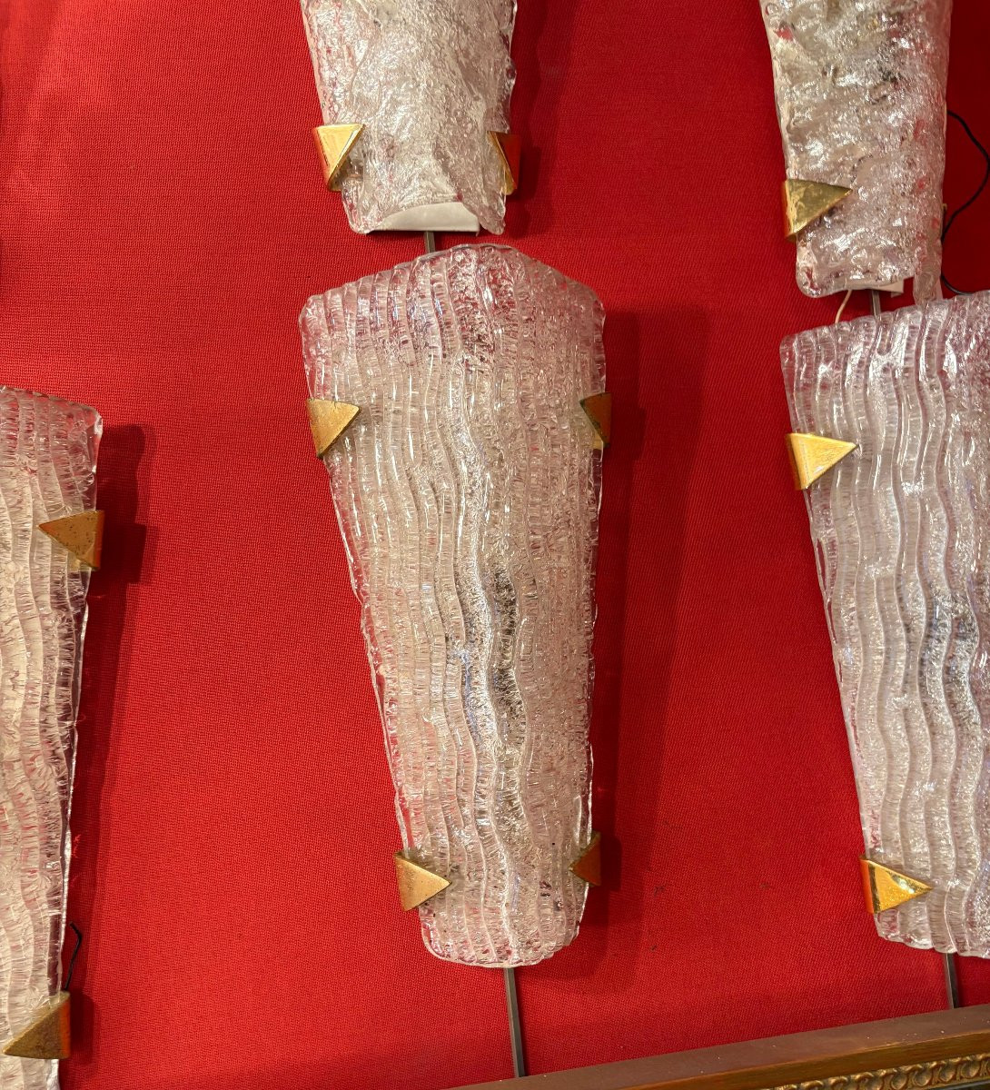 1950/70′ 2 Sets Of 3 Dlg Murano And Kalmar Frosted Glass Wall Sconces With Gilded Brass Claws-photo-7